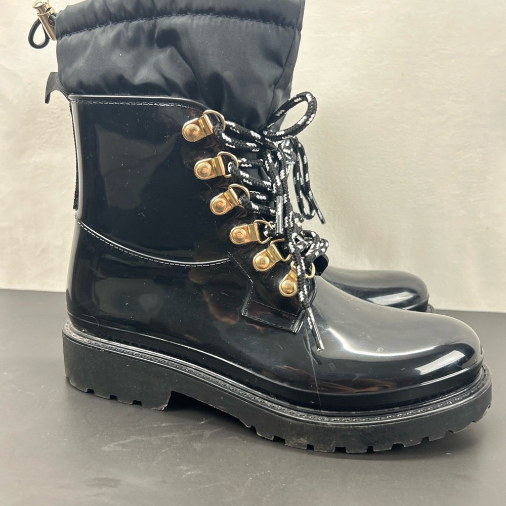 Guess PVC Women’s Rain Boot US Size 6 Excellent Condition